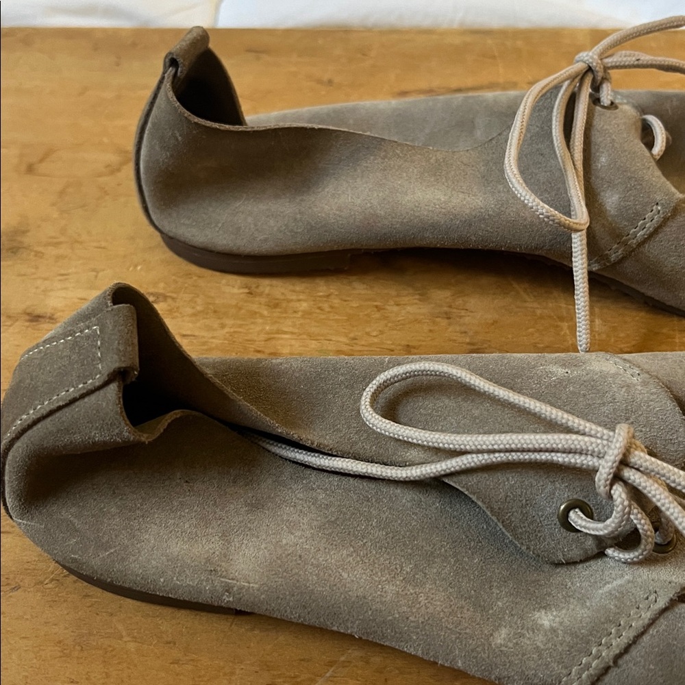 Zuzii Women’s Size 10 Leather Lace Up Shoes Gray Taupe - Picture 2 of 6